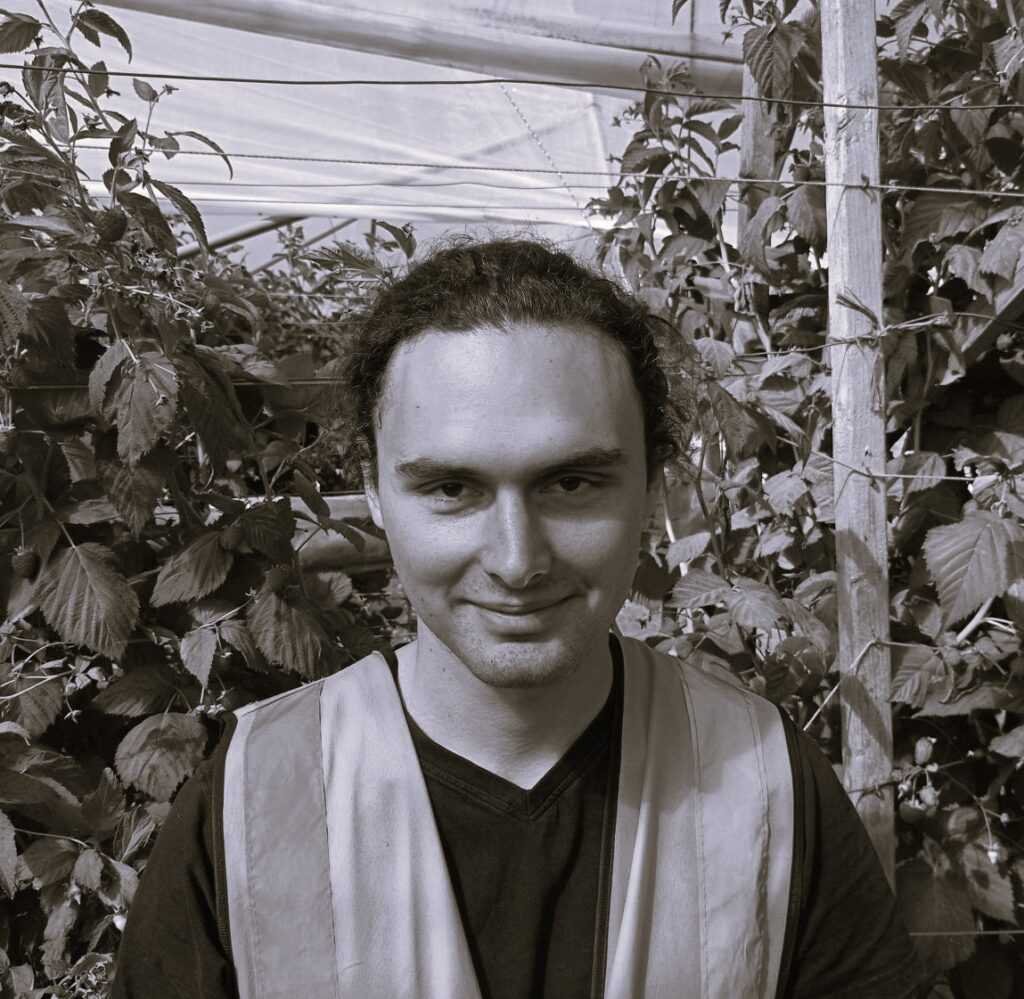 Oliver Bennett photo
